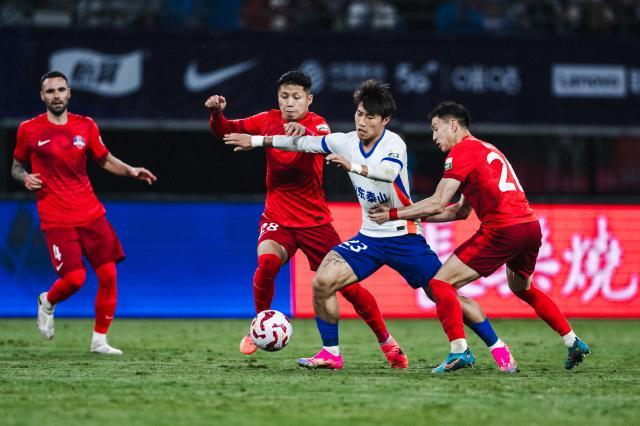 泰山南征让三追四老崔心惊 9天3赛轮换制成疑问